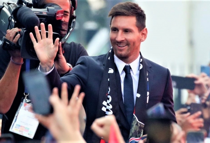 Gã khổng lồ rút lui, Messi ký hợp đồng trong mơ với ông lớn châu Âu?