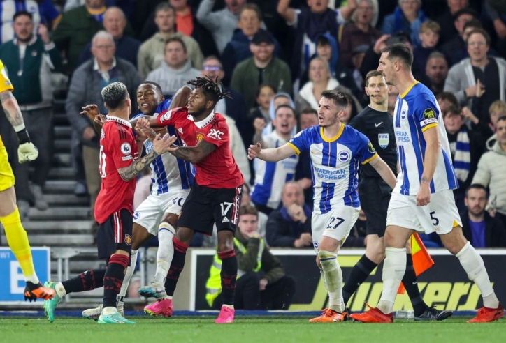 Hàng công vô duyên, MU 'ngậm trái đắng' phút 90+9 trước Brighton