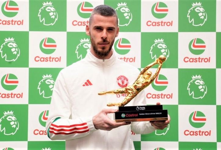 MU nhận 'mưa gạch đá' vì De Gea nhận Găng tay Vàng
