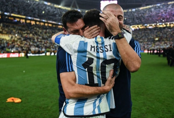 HLV Lionel Scaloni phá vỡ sự im lặng về việc rời tuyển Argentina