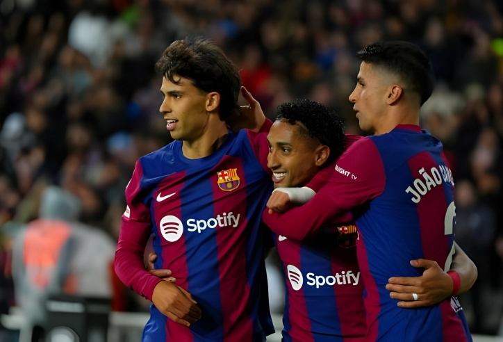 Barca áp sát ngôi đầu bảng của Real Madrid