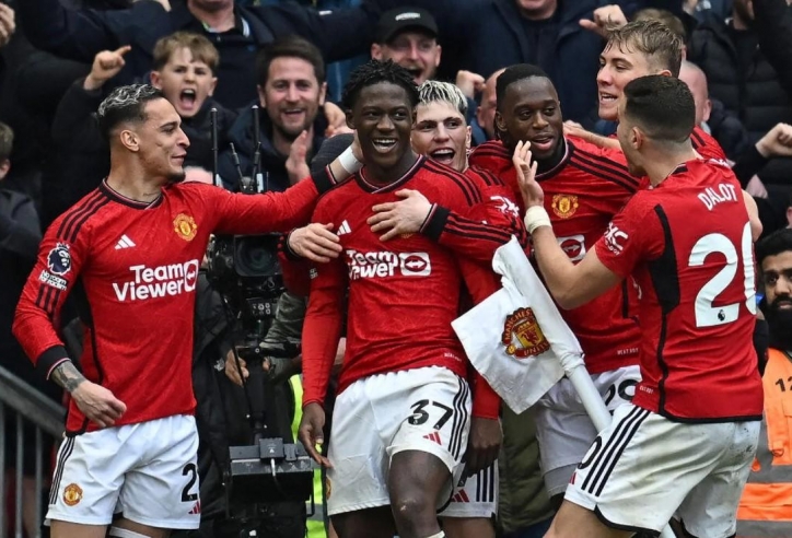 Kobbie Mainoo rất thất vọng dù lập siêu phẩm vào lưới Liverpool