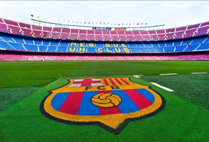 Vừa thua PSG, Barca nhận luôn án phạt cực nặng từ UEFA