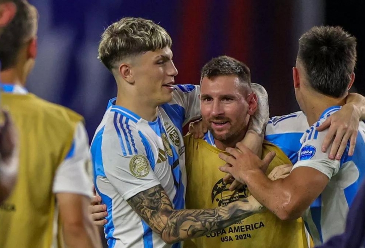 Garnacho chính thức vượt mặt Messi