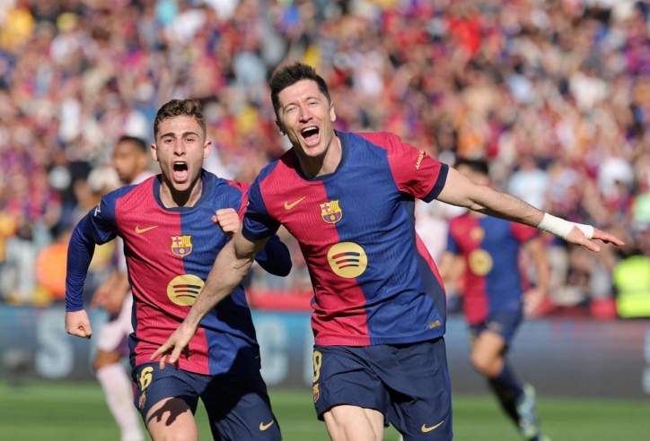 Lewandowski chói sáng, Barca duy trì ngôi đầu La Liga 2024/25