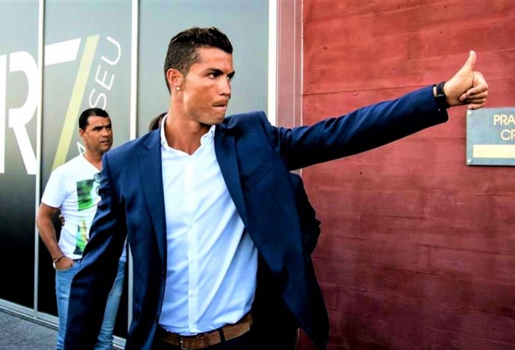 Ronaldo mới chỉ 28,9 tuổi, vẫn đá được thêm 10 năm
