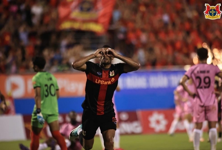Trực tiếp Ninh Bình 4-0 Thanh Hóa: Ngoại binh tỏa sáng
