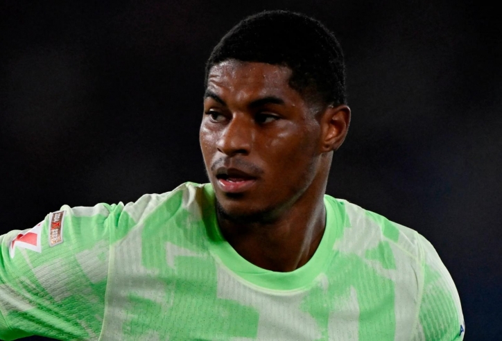 Rashford bị thay ra ở hiệp 1 khi 'biến Barcelona thành MU'