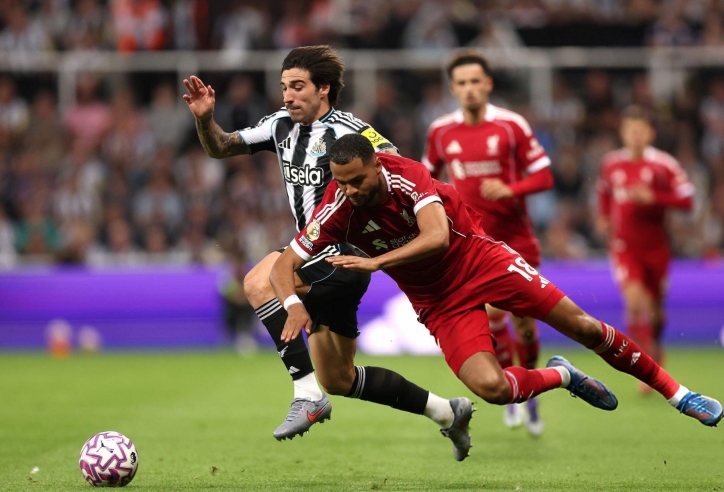 Trực tiếp Liverpool 2-2 Newcastle: Bất ngờ gỡ hòa