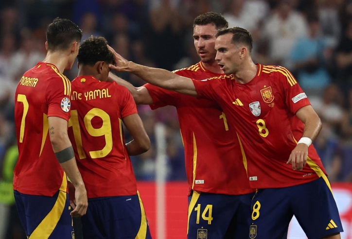 Ngôi sao ĐT Tây Ban Nha bị FIFA cấm thi đấu