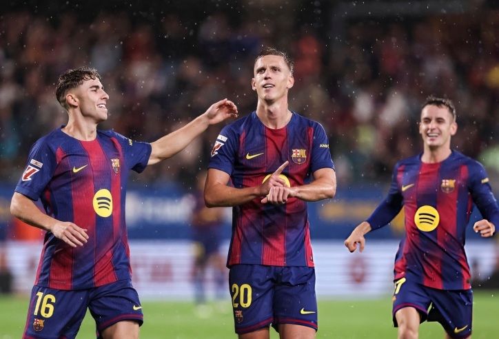 Barca thắng đậm, bám sát Real Madrid trong cuộc đua vô địch