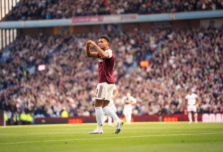 Đả bại Fulham, Aston Villa thoát khỏi nhóm xuống hạng Premier League