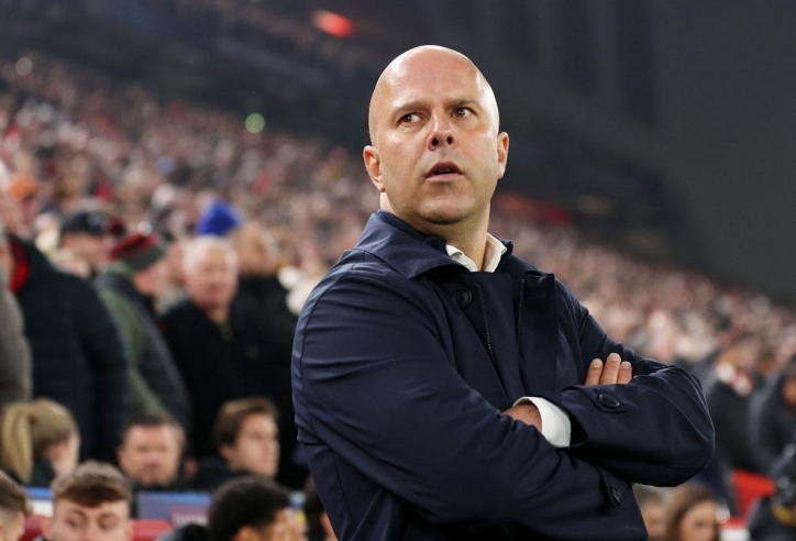 HLV Arne Slot lên tiếng cảnh báo Liverpool