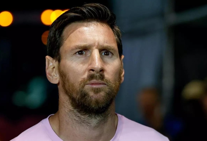 Lionel Messi gửi lời xin lỗi duy nhất đến 1 đối thủ sau khi ghi bàn
