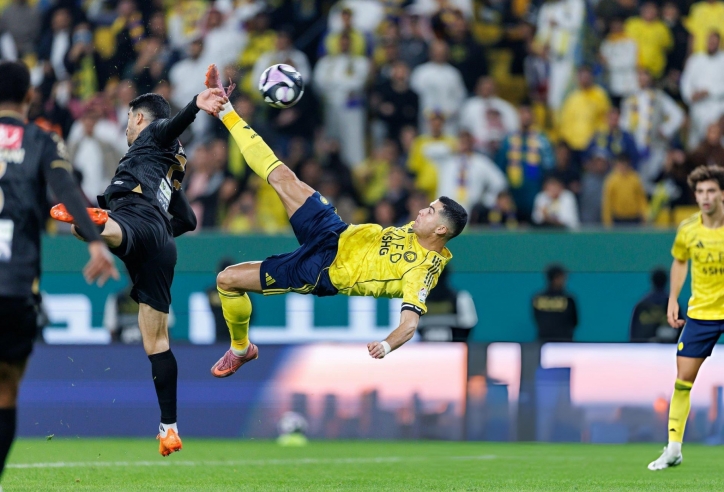 Ronaldo lập tuyệt phẩm móc bóng, Al Nassr thăng hoa tại Saudi Pro League