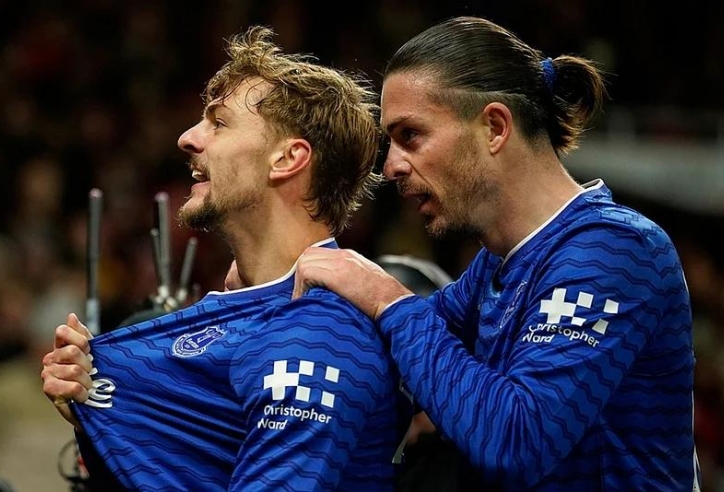 'Ác mộng' của MU tiết lộ tình trạng nội bộ sau tấm thẻ đỏ kỳ lạ