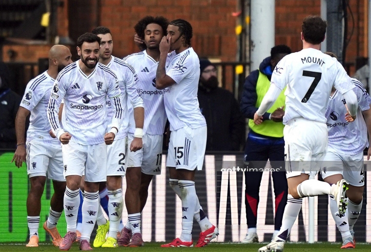 Ngược dòng ngoạn mục, MU áp sát top 4 Ngoại hạng Anh 2025/26