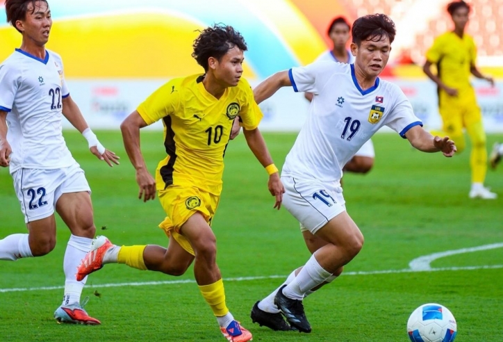 U22 Malaysia chiếm ngôi đầu của U22 Việt Nam