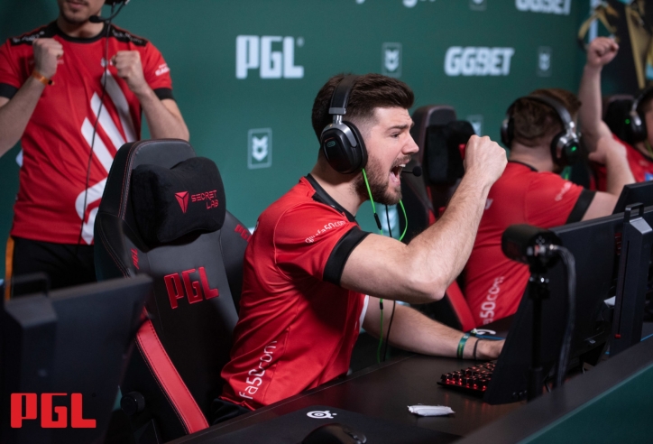 Juanflatroo tố team ECSTATIC gian lận trong các trận đấu CS:GO