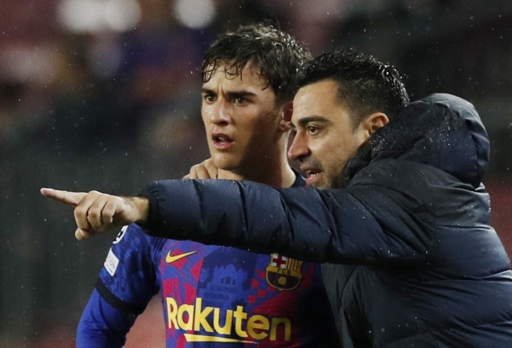 Với Barca, chỉ mình Xavi là chưa đủ
