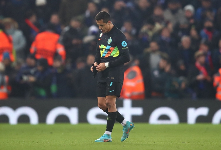 Liverpool phải thầm cảm ơn Sanchez