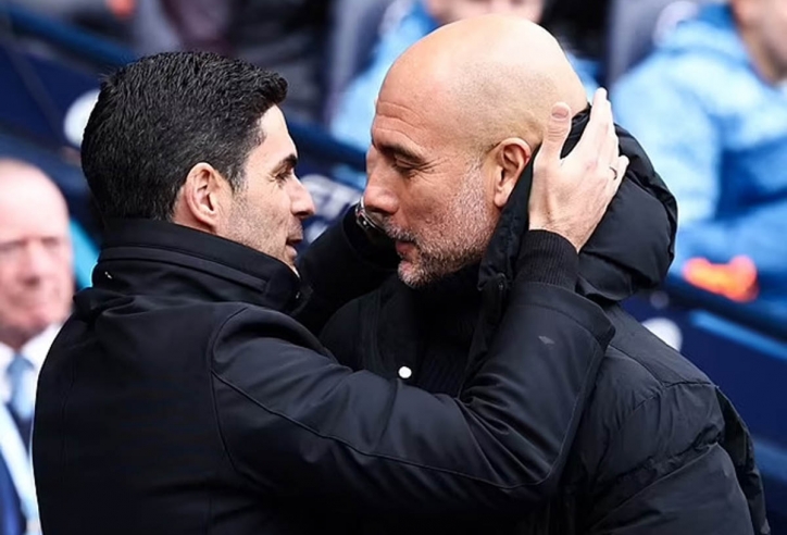 Arsenal hòa Man City, để Liverpool ‘trục lợi’ nhưng sao CĐV vẫn vui?