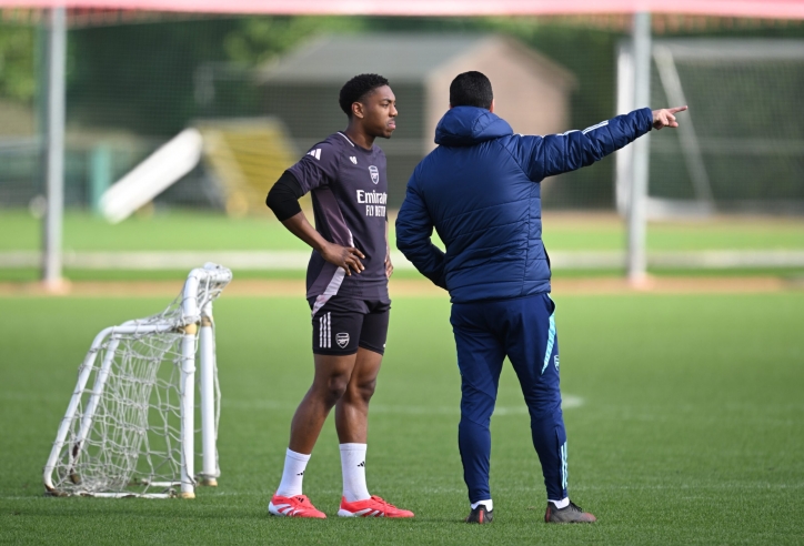 Arteta đích thân 'giáo huấn' sao trẻ sau chuỗi trận thất vọng