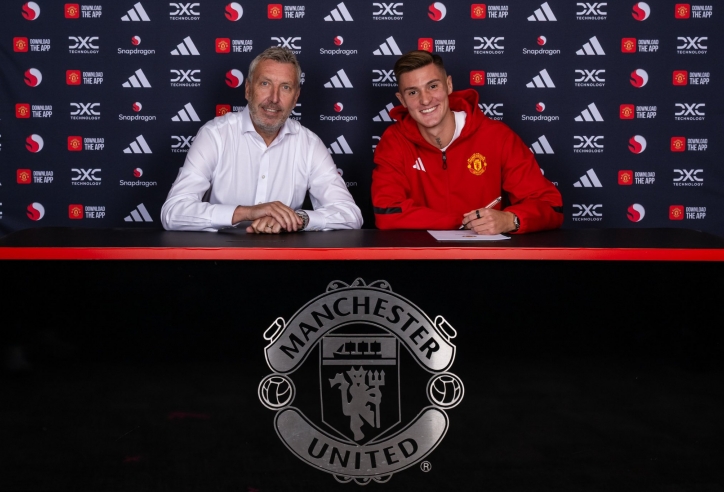 Sesko thốt lên một điều ngày chính thức gia nhập Manchester United