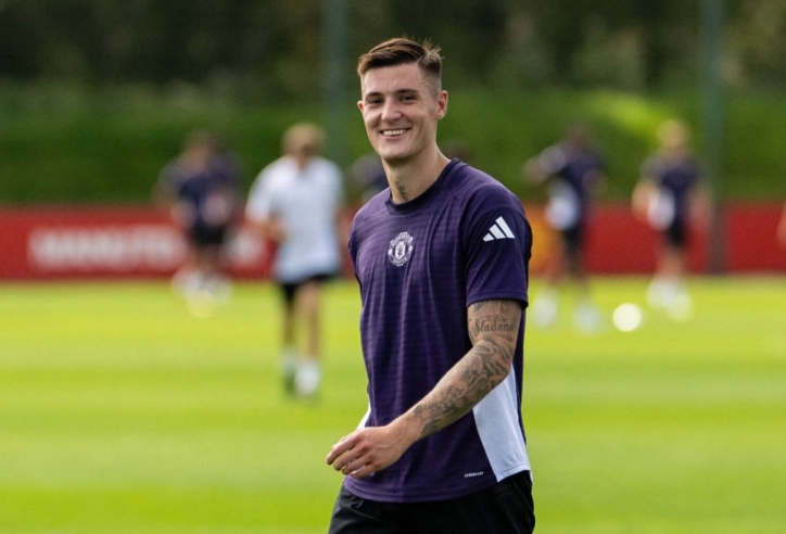 Benjamin Sesko sẽ giành Vua phá lưới Premier League 2025/26?
