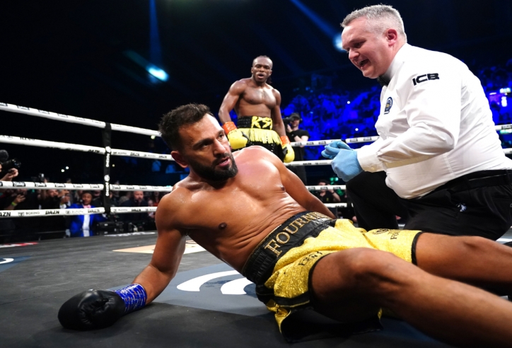Youtuber KSI ra đòn khuỷu tay hạ knock-out Fournier, rúng động làng boxing