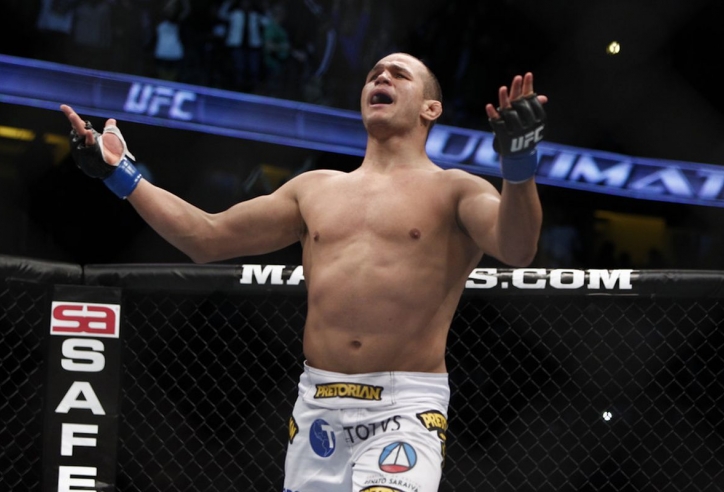 Nhà cựu vô địch UFC hạng nặng Junior dos Santos: ‘Francis Ngannou không biết Boxing’