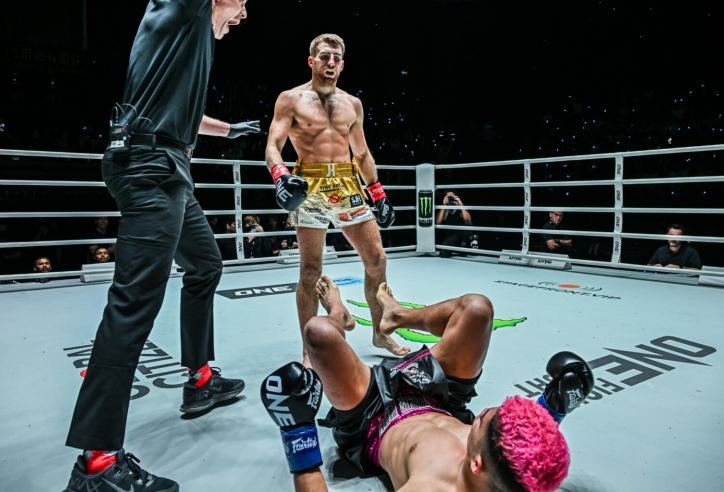 ONE Fight Night 16: Đánh bại Fabricio Andrade, Jonathan Haggerty chính thức trở thành nhà vô địch hai thể thức của ONE Championship