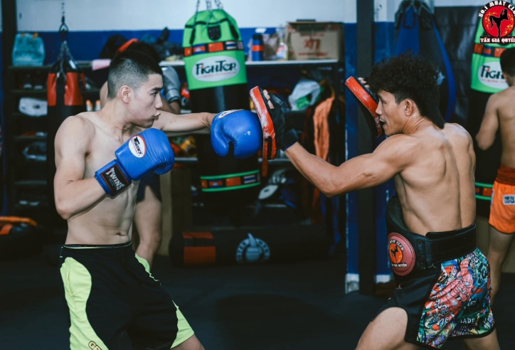 Nguyễn Trần Duy Nhất xuất hiện với tư cách HLV tại giải đấu MMA AFC 30