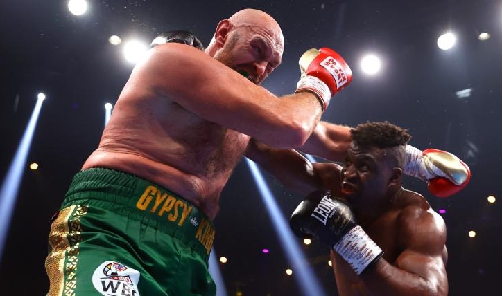 Tyson Fury: 'Francis Ngannou cần phải quỳ xuống và hôn chân tôi'