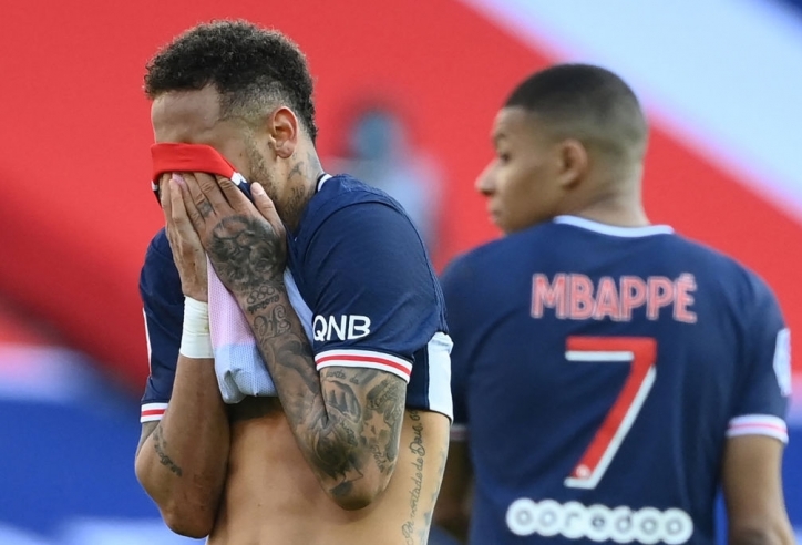 Hết người, PSG gọi hai cầu thủ 16 tuổi đấu Bayern