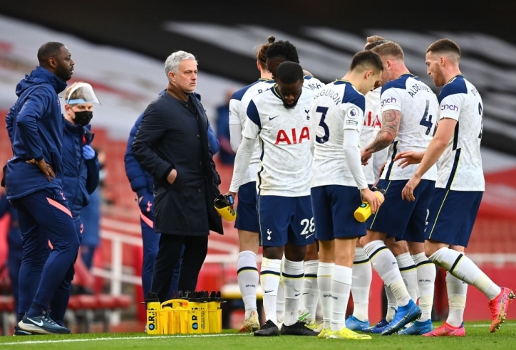 Mourinho thực hiện chiến dịch 'bàn tay sắt' với 7 cầu thủ