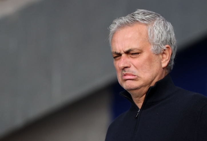 Cầu thủ Tottenham ăn mừng khi Mourinho bị sa thải