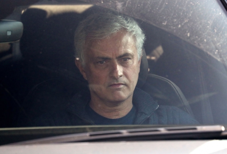 Mourinho chấp nhận giảm lương để về đội bóng cũ