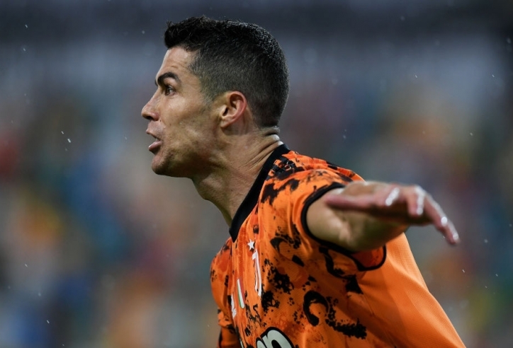 Ronaldo tiến sát ngưỡng cửa lịch sử của bóng đá thế giới