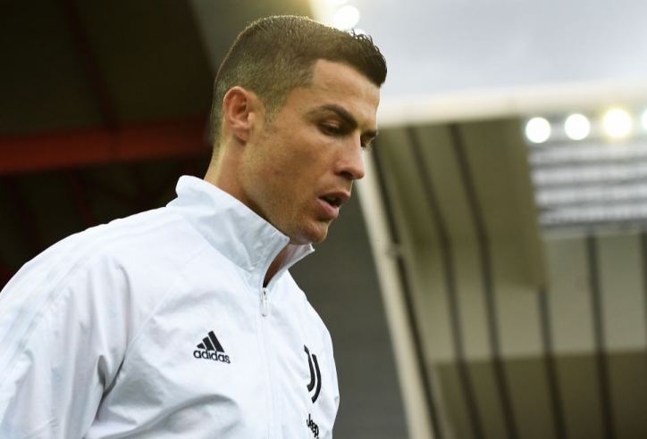 Chuyển nhượng bóng đá 5/5: Ronaldo ra đi giá 0 đồng, Messi ký 2 năm
