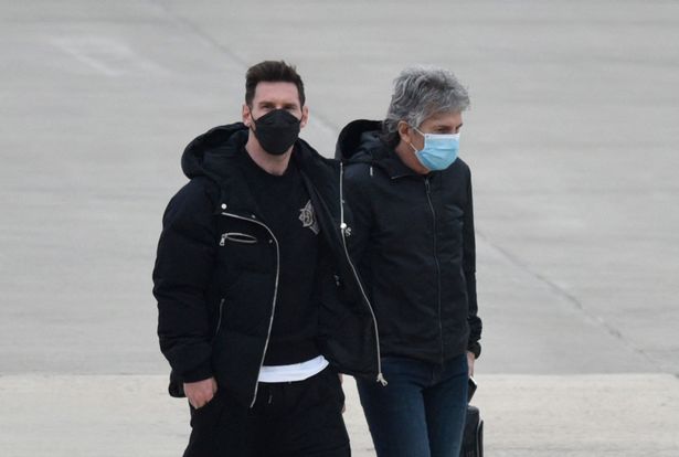 Messi hú vía trước nguy cơ bị đánh bom ở sân bay