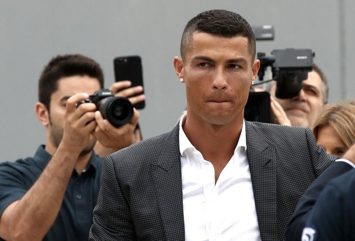 Chuyển nhượng bóng đá tối 26/8: Ronaldo thông báo bến đỗ mới, ký HĐ 2 năm?