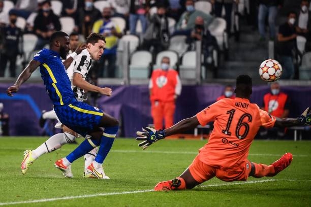 Chelsea gục ngã trước Juventus