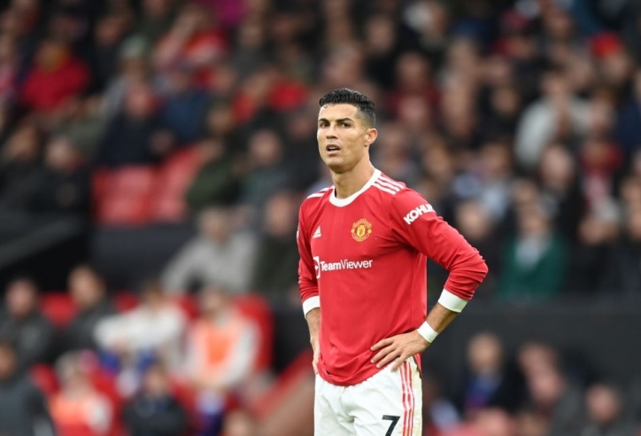 Ronaldo phản ứng khi bị Solskjaer cất trên băng ghế dự bị