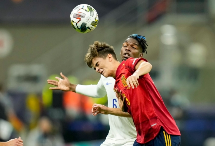 Thay thế Pogba, MU đứng ngồi không yên trước động thái của Barca