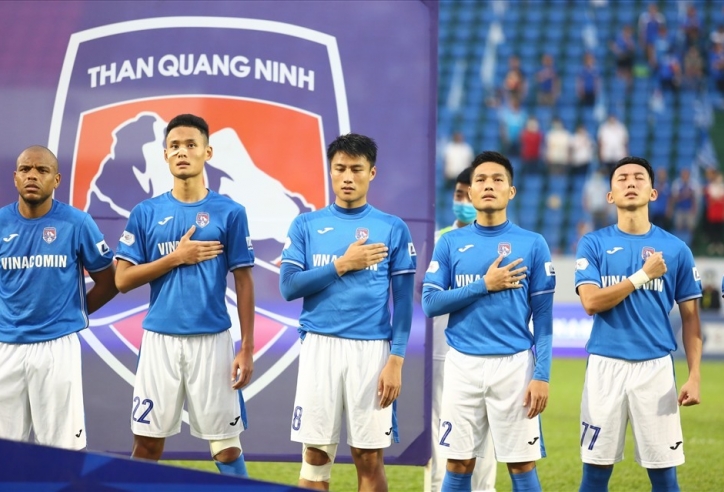 HLV Quảng Ninh bật khóc trong phòng họp