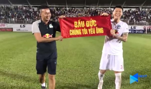 Cầu thủ HAGL cảm ơn bầu Đức