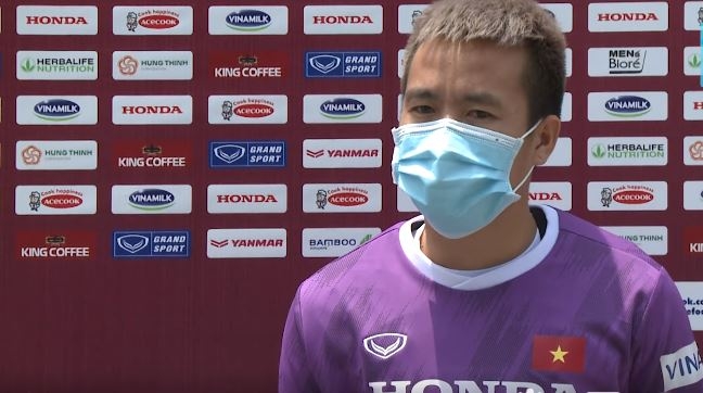 VIDEO: Tiền vệ ĐTVN hé lộ lý do HLV Park đổi giờ tập