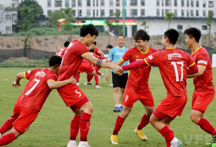 VIDEO: Văn Toàn 'bó tay' trước giáo án của HLV Park