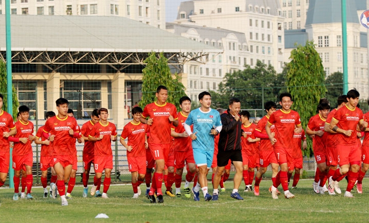 Hai trụ cột ĐT Việt Nam bất ngờ tập riêng